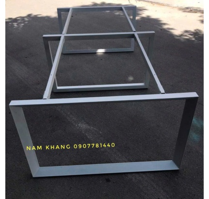 Chân tam giác quỳ  - chân bàn 4 chỗ ngồi