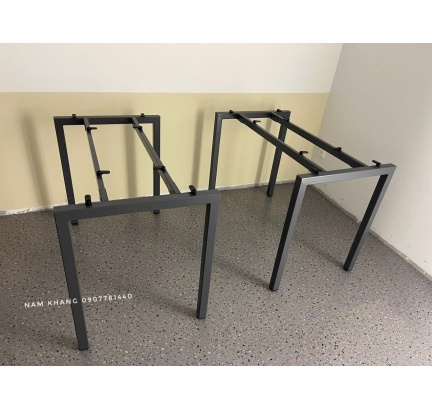 Chân 40x40 khung U (Bàn có cục hở bàn )