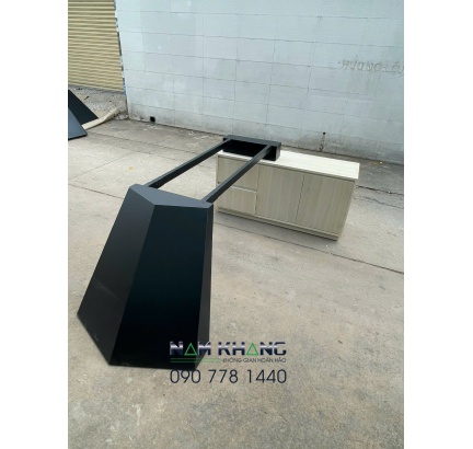 Bàn Giám Đốc BGĐ-05