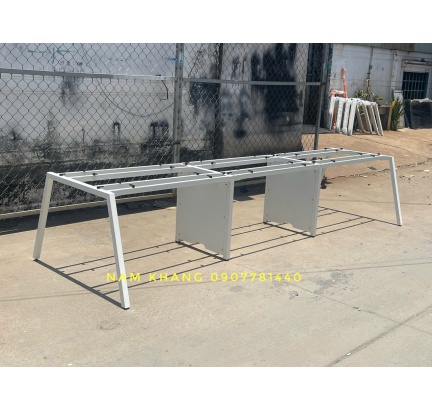 chân bàn làm việc  cụm 6 - hộp giữa đi dây điện